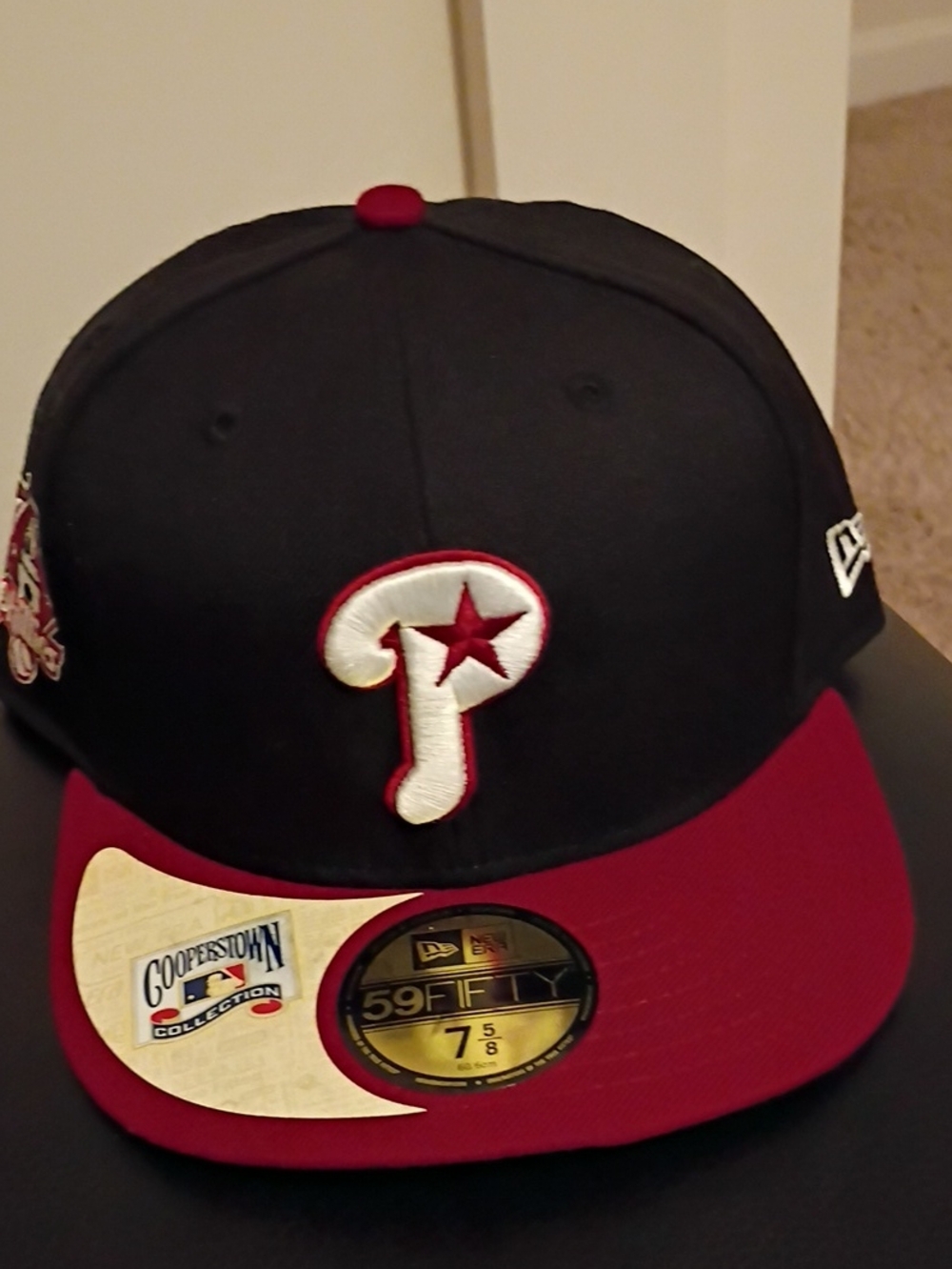 New Era Black & Red Philadelphia Phillies 59FIFTY Fitted Cap